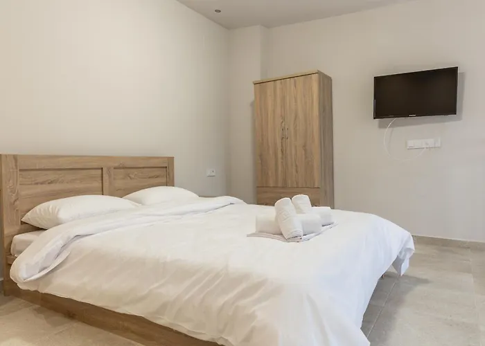 Uncle Tam لِتوخورو